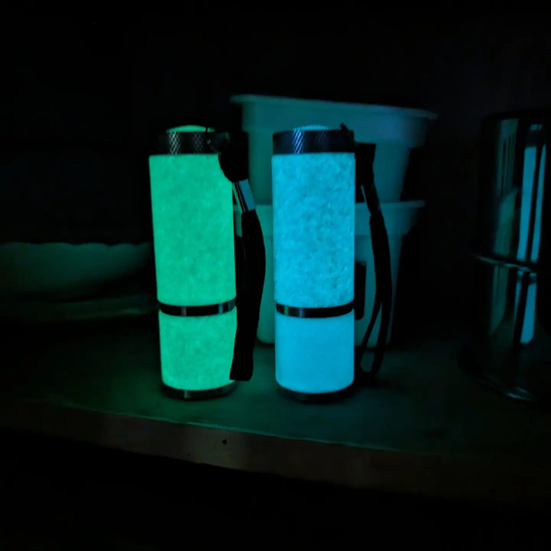2-Pack Glow in the Dark Flashlight Preview #3