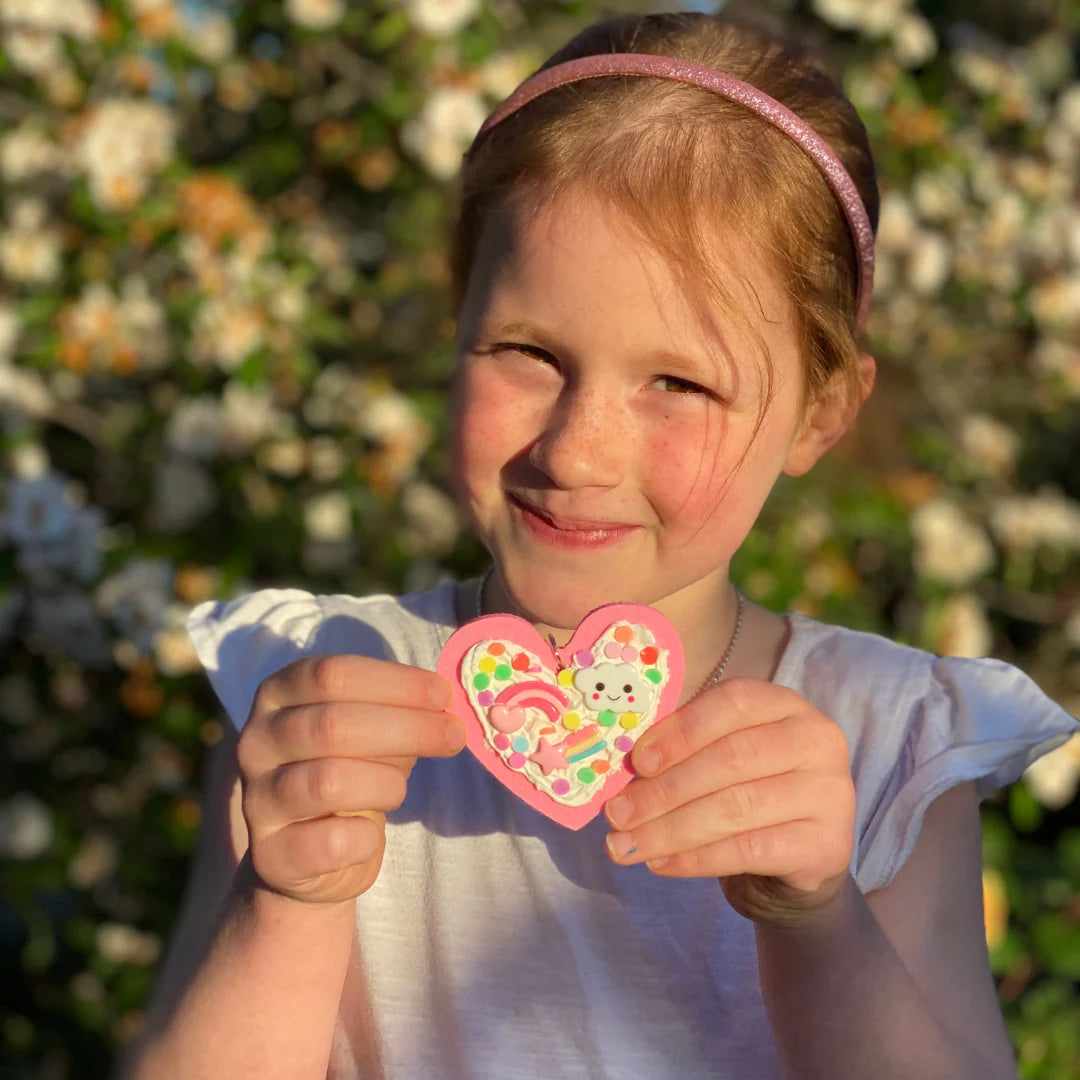 Heart Necklace Decorama Cover