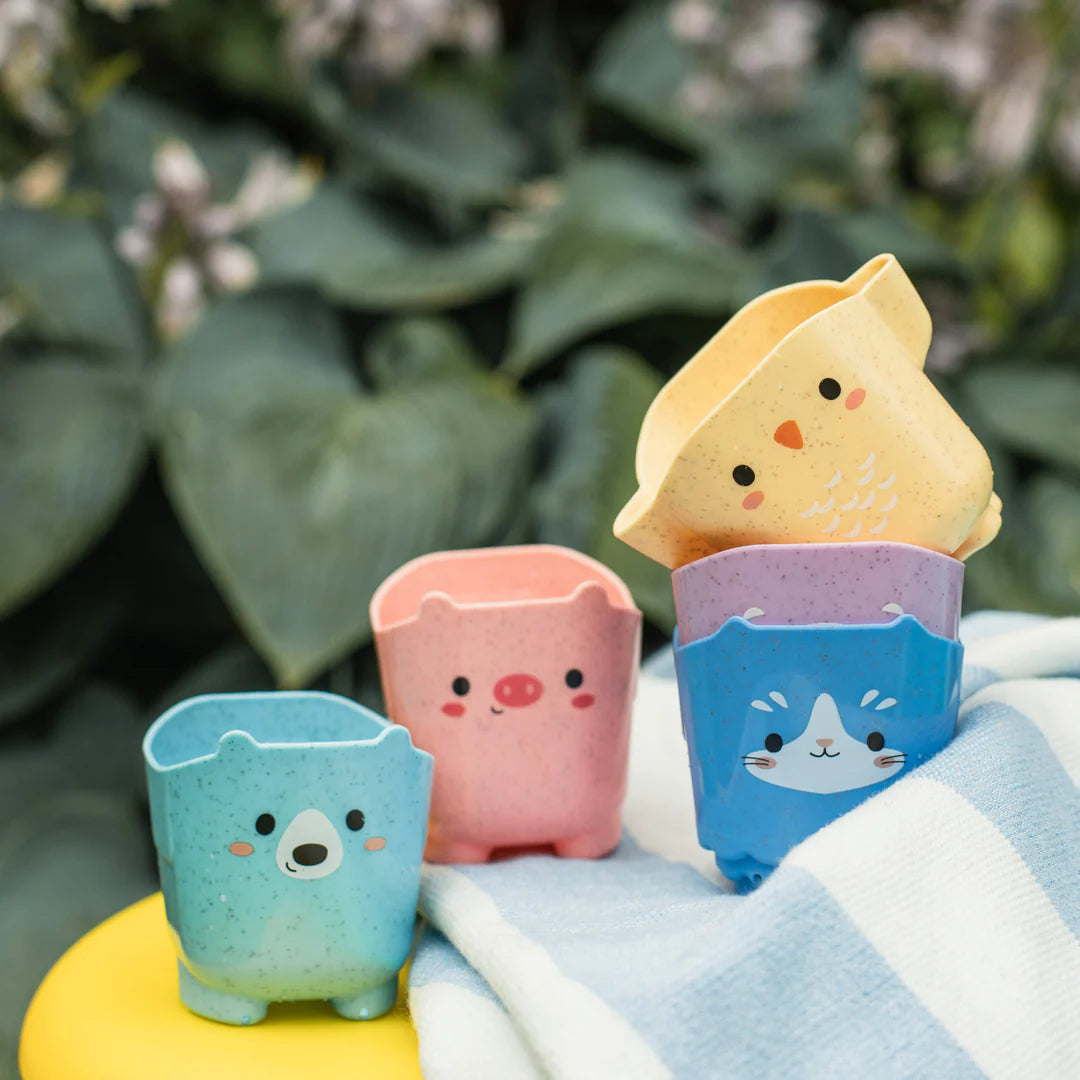 Animal Cups Pour & Play Cover