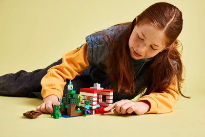 MINECRAFT® The TNT Jungle House Preview #2