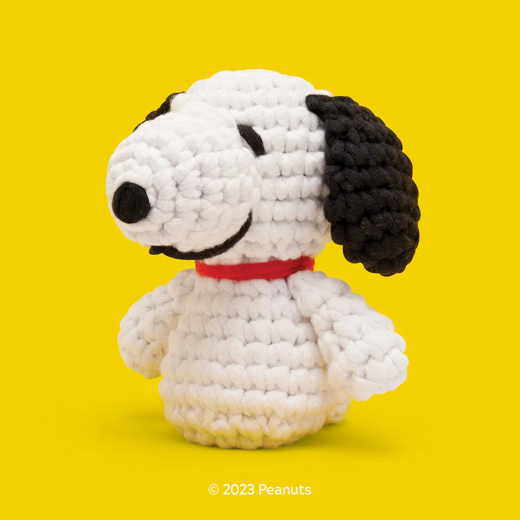 Tomfoolery Toys | Snoopy Beginner Crochet Kit