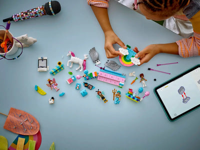 FRIENDS Costume Party Preview #5