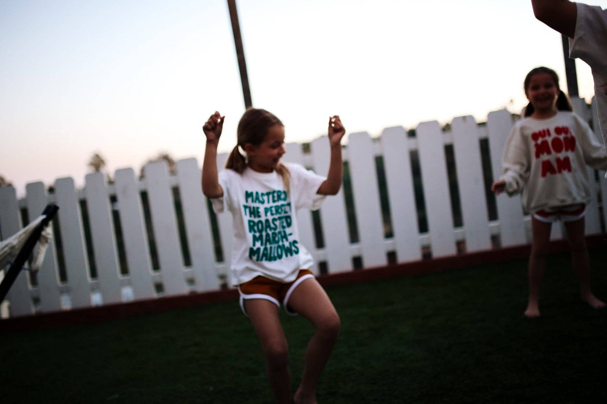 MARSHMALLOW MASTER | IN GREEN | Kids Tee Cover