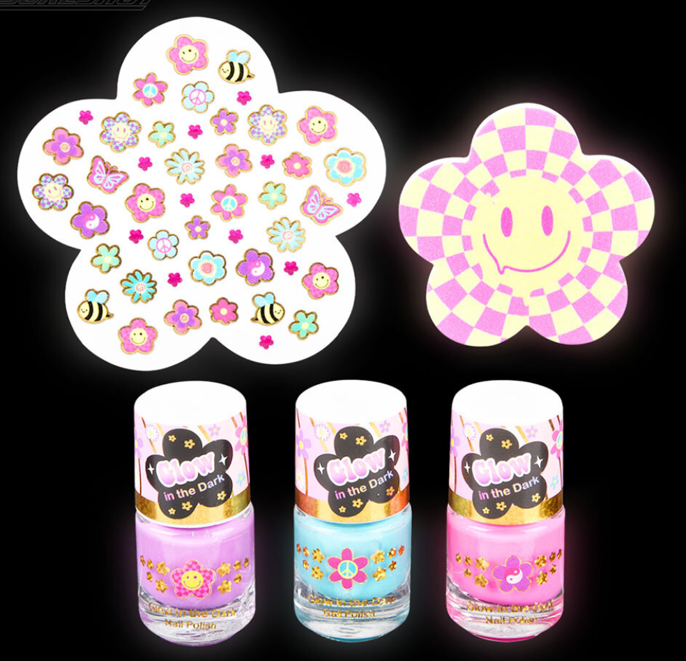Groovy Flower Glow like a Star Nail Art Preview #2