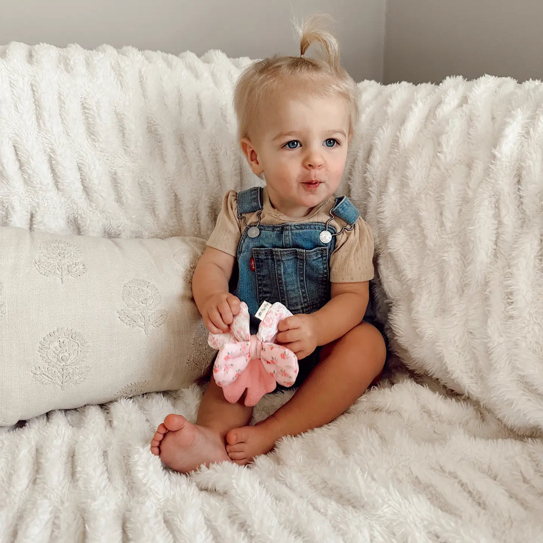 Sweet Crinkle Teether Bow Preview #2