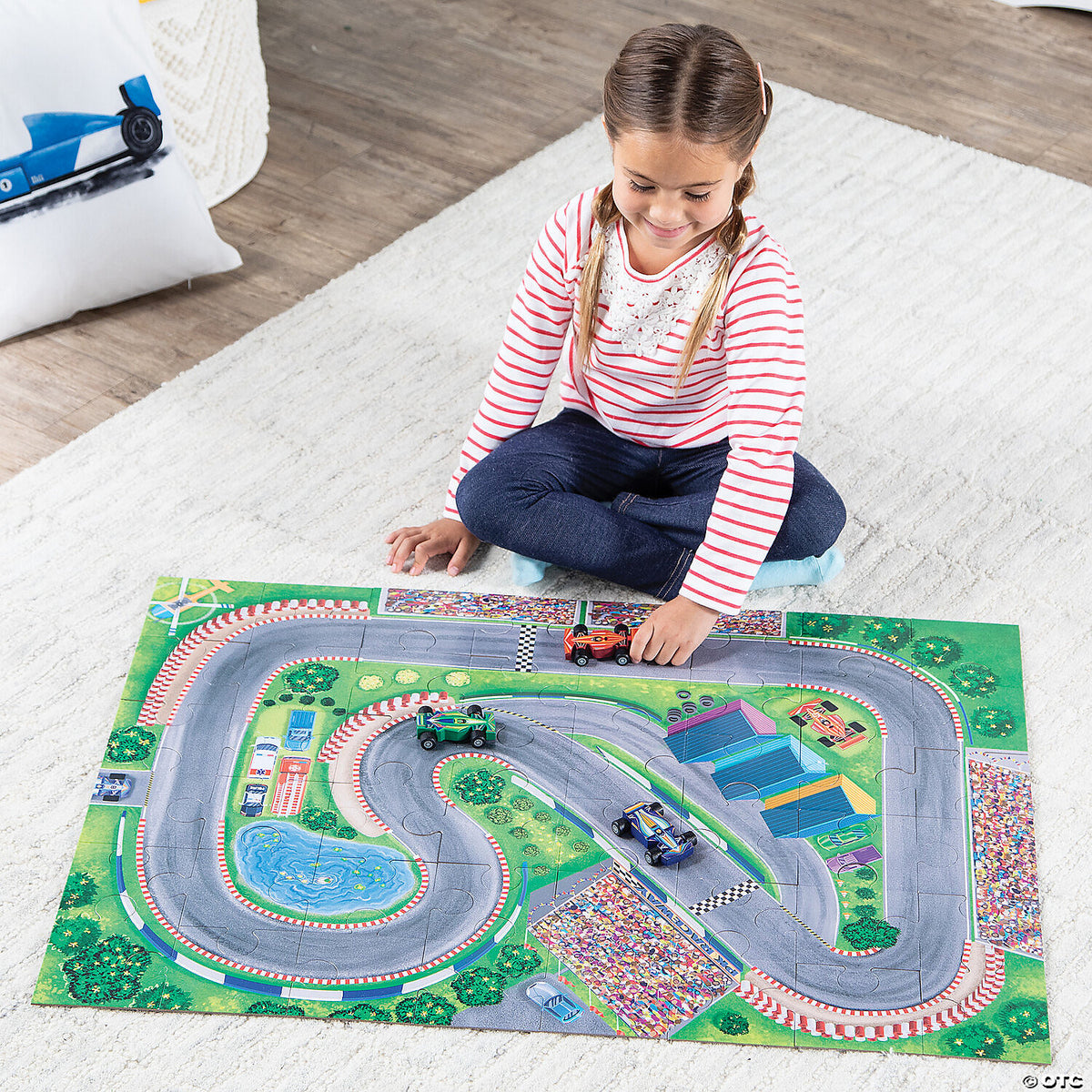 Puzzle & Play: Race Day Cover