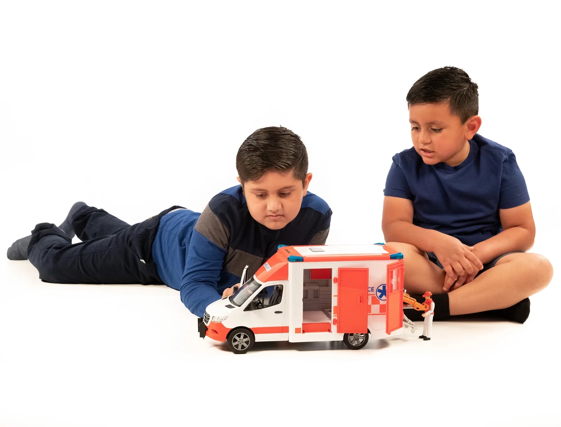 Tomfoolery Toys | MB Sprinter Ambulance w/ Driver